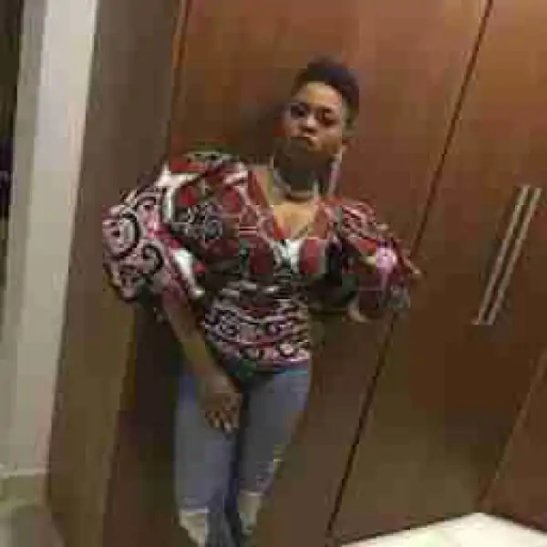 Singer Chidinma Looks Beautiful In Ankara Top